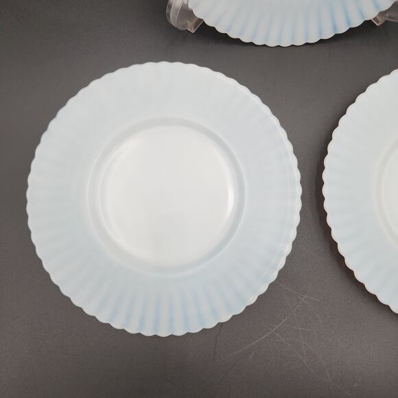 VTG Set of 3 Macbeth-Evans Monax White Petalware Glass Dessert Plates 6.5 " - Picture 3 of 6